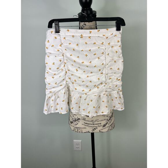 Hollister Dresses & Skirts - Hollister Ultra High Rise White and Sunflower Pattered Mini Skirt